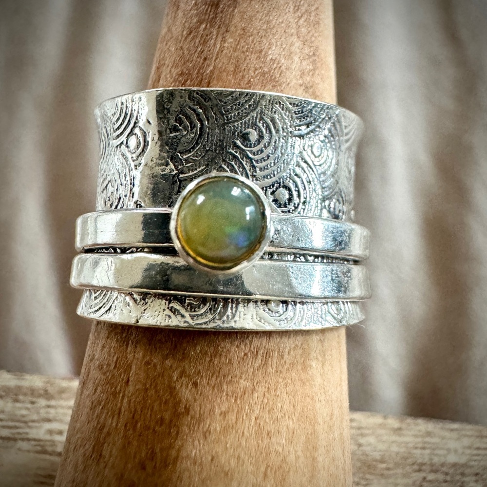 NWOT Sterling Silver Patterned Ring with Stone